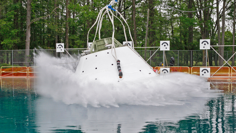 Illustration for article titled This Is How NASA Tests Its Return Capsules for Landings at Sea
